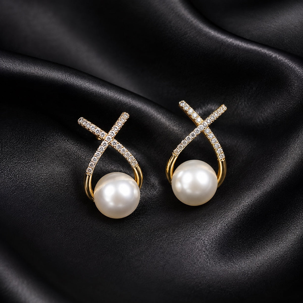 Elegant Rhinestone Fish Style with Pearl Stud