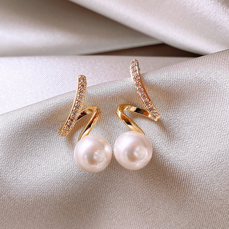 Rhinestone Twisted Pearl Earrings