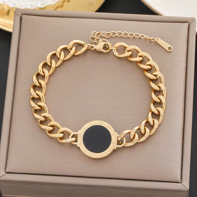 18k Gold Plated Linked Thick Chain Black Pendant