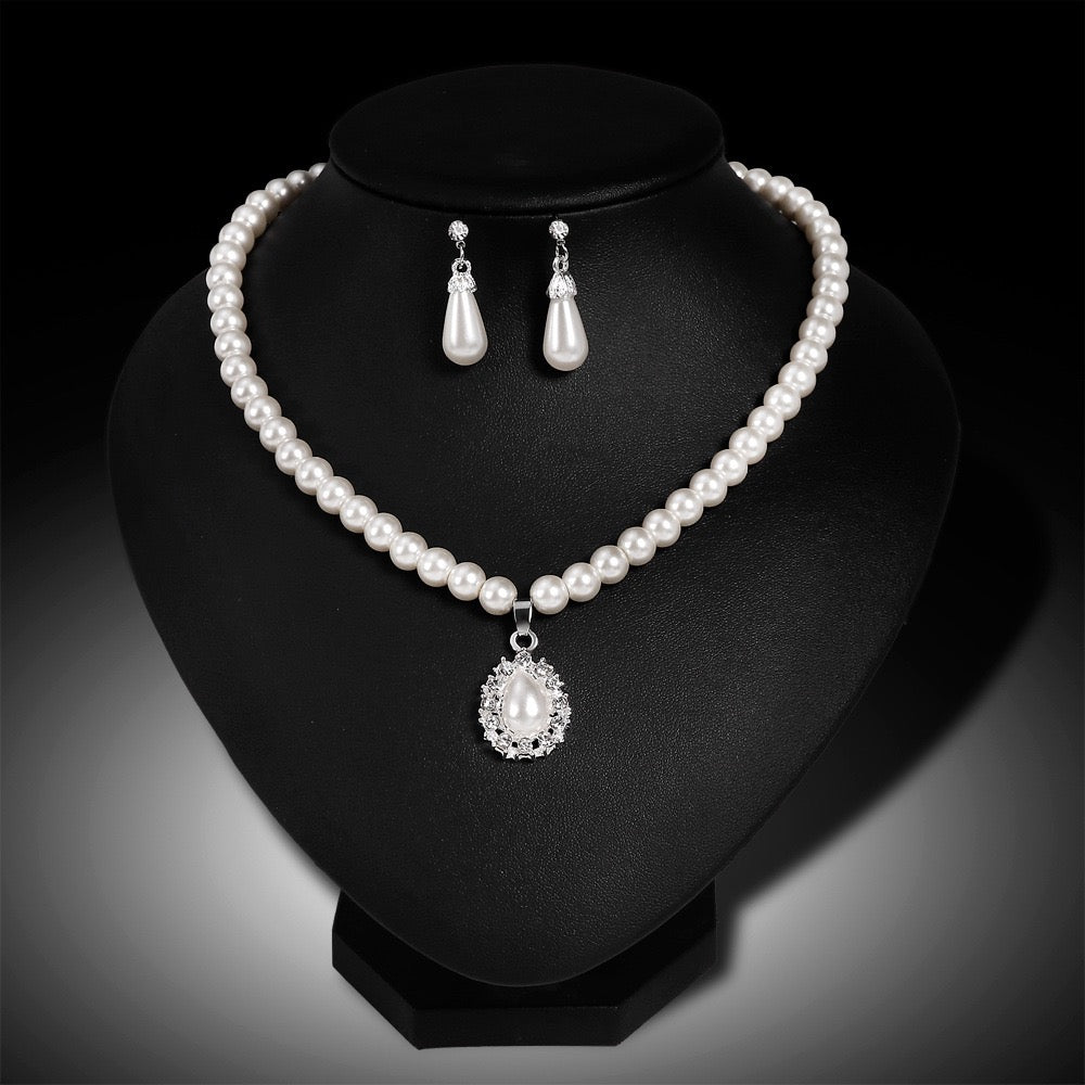 Elegant Pearl Necklace Earrings Set
